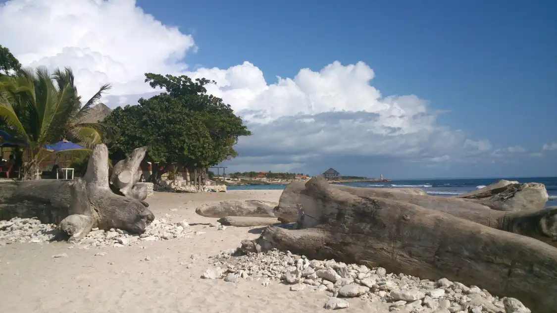 Hotels near Playa Caleta La Romana