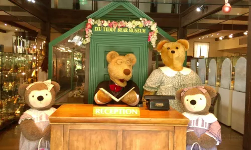 Izu Teddy Bear Museum