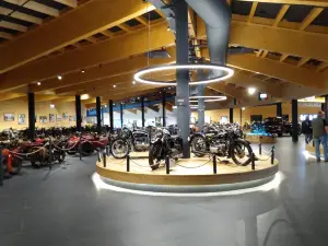 TOP Mountain Motorcycle Museum Crosspoint