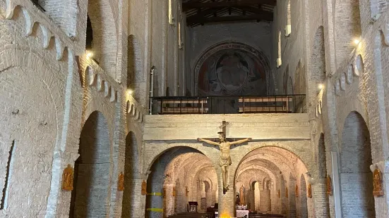 Basilica di Santa Maria a Pié di Chienti