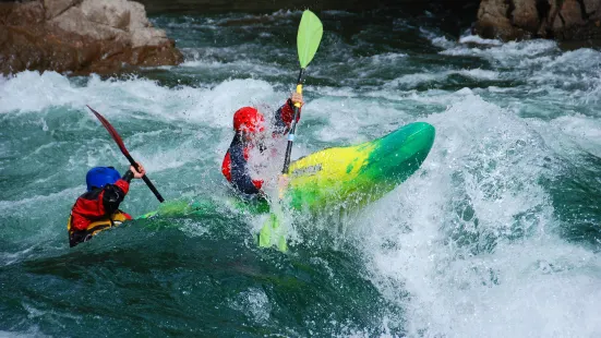 Liquid Lifestyles Whitewater Rafting & Kayaking