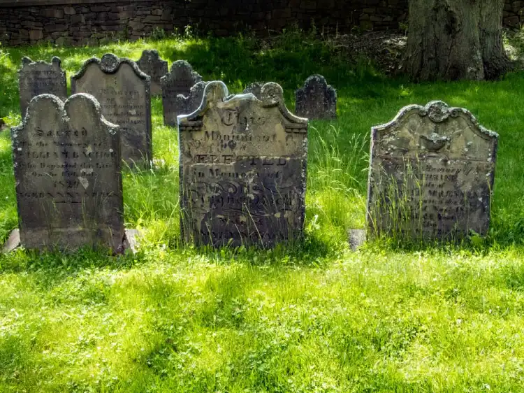 Các khách sạn gần The Old Burying Ground