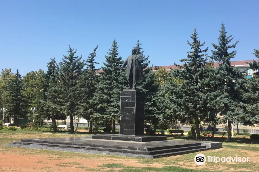 Monument to Lenin