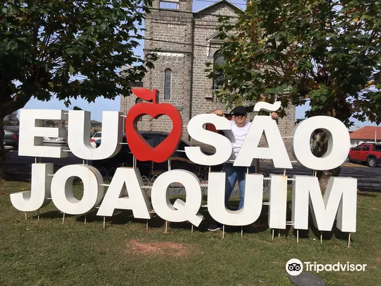 5_João Ribeiro Square