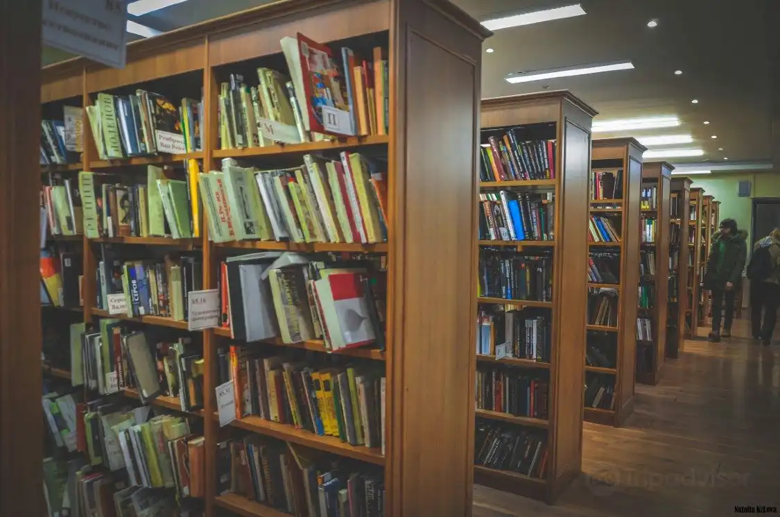 Các khách sạn gần Kirov Order of Merit State Universal Regional Scientific Library