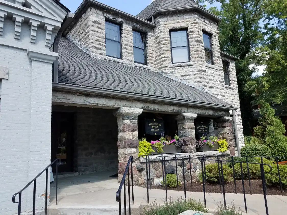 Hotels near John D. Barrow Art Gallery