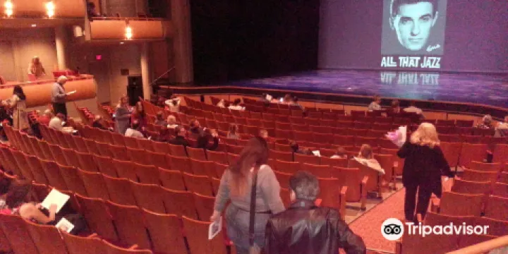 North Shore Center for the Performing Arts