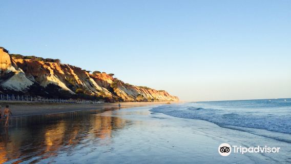 Praia do Barranco das Belharucas