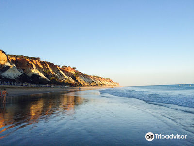 Praia do Barranco das Belharucas