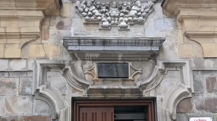Hotels near Palacio de John