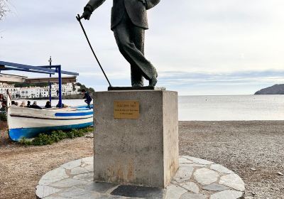 Estatua de Salvador Dali