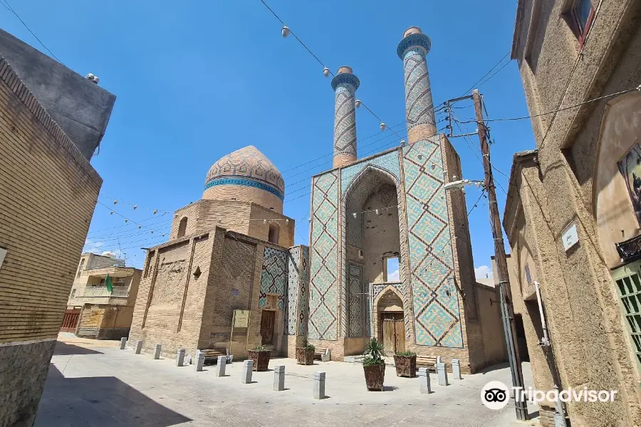 Dardasht Minarets and Sultan Bakht-Aqa Dome