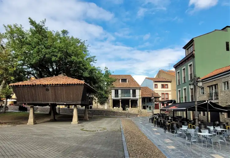 Hotels near Horreo Carbayedo