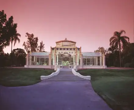 Hotels near Adelaide Botanic Garden