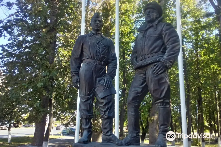 Monument to Normandie-Niemen Regiment