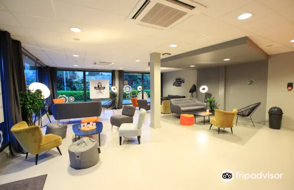 沙勒·萊斯·伊奧克斯