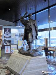 Shima Yoshitake Statue