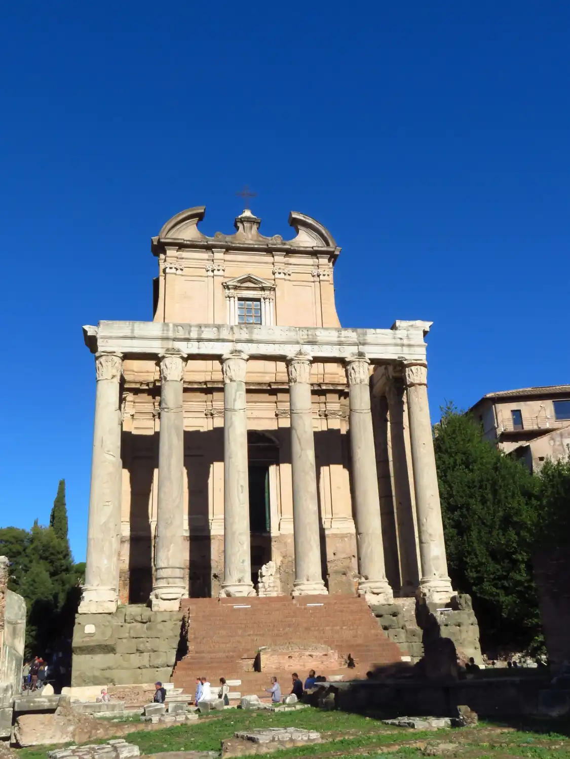 Hotel in zona Tempio di Antonino e Faustina