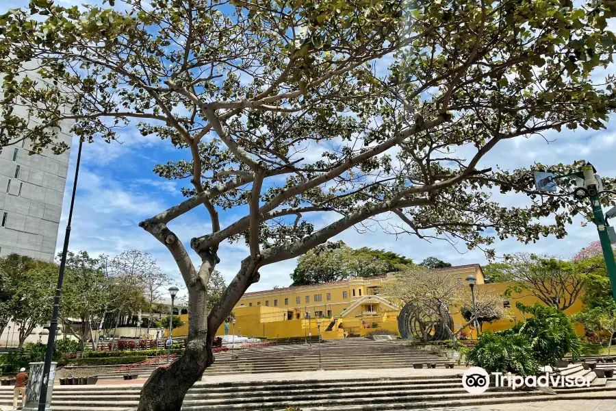 Plaza de la Democracia y de la Abolición del Ejército