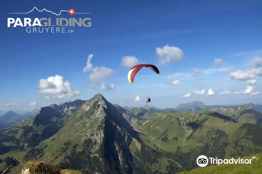 Paragliding Gruyere