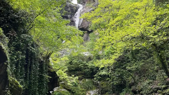 Kalipso waterfall