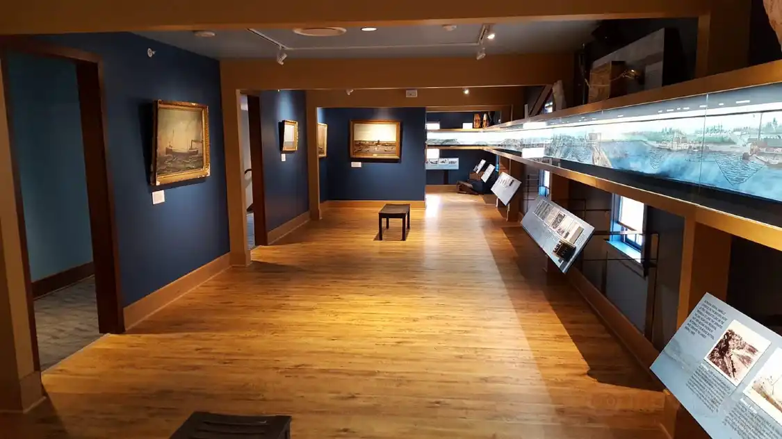 Hotels near Port of Ludington Maritime Museum