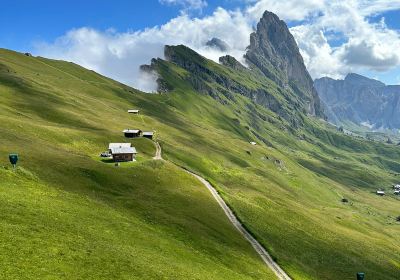 Канатка на Seceda
