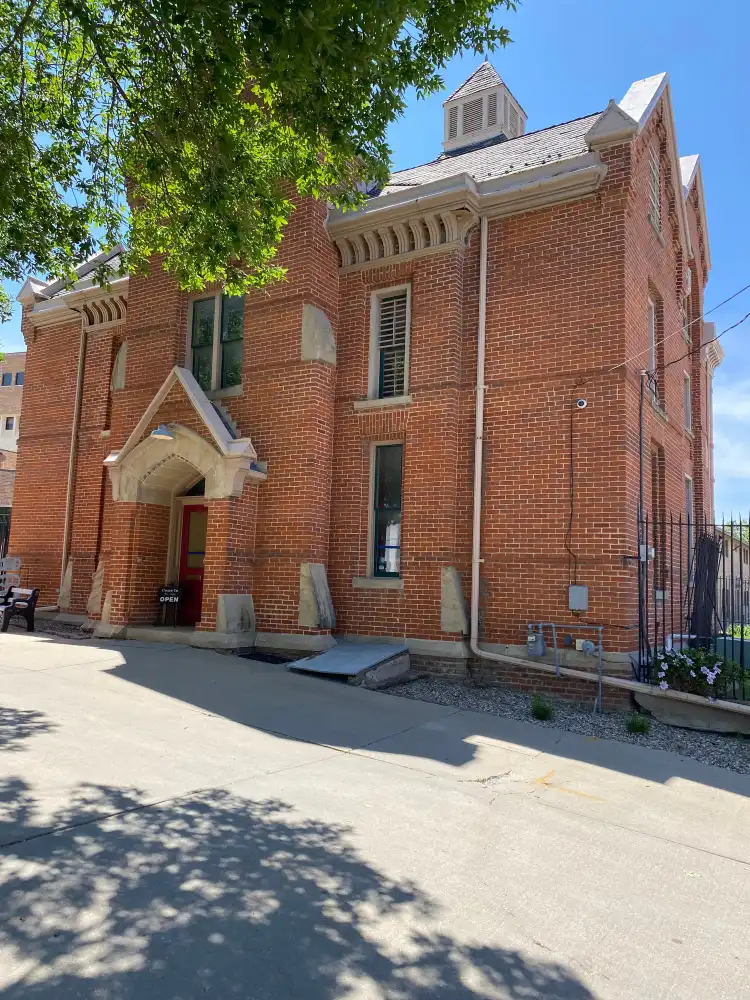Hotels in der Nähe von Pottawattamie County Squirrel Cage Jail and Museum