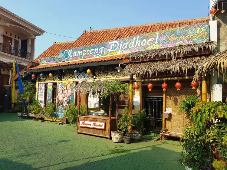 Hotels in Karangturi