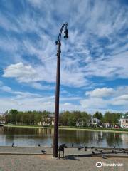 Monument to a lamppost