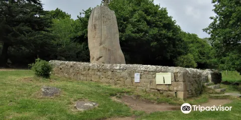 Menhir de Saint Uzec