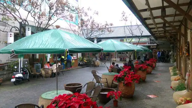 Hotels near Spring Onion Local Museum