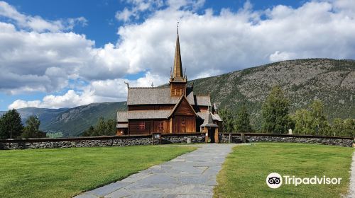 Lom Stave church