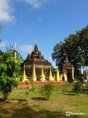 Wat Tham Pla (Fish Cave Temple)