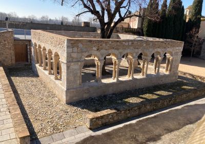 Romanesque cloister of Sant Domenec (Museum of the town)