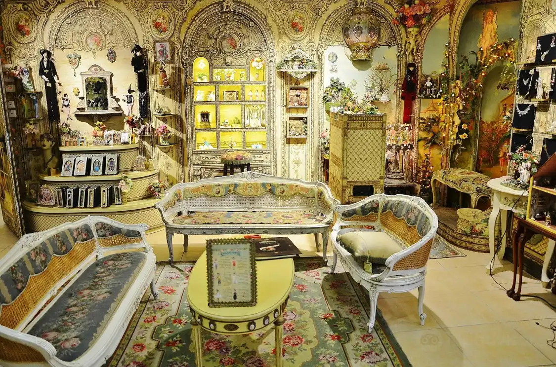 Hotels near Michal Negrin's World