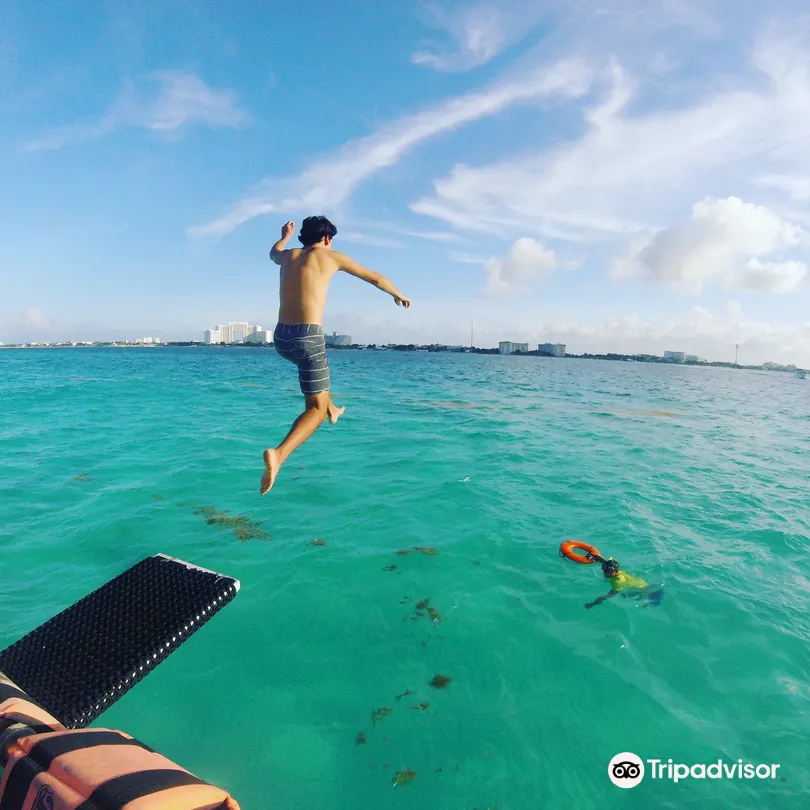 2_Dancer Cruise Cancun