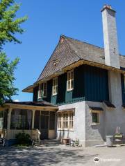 Mackie Lake House Foundation