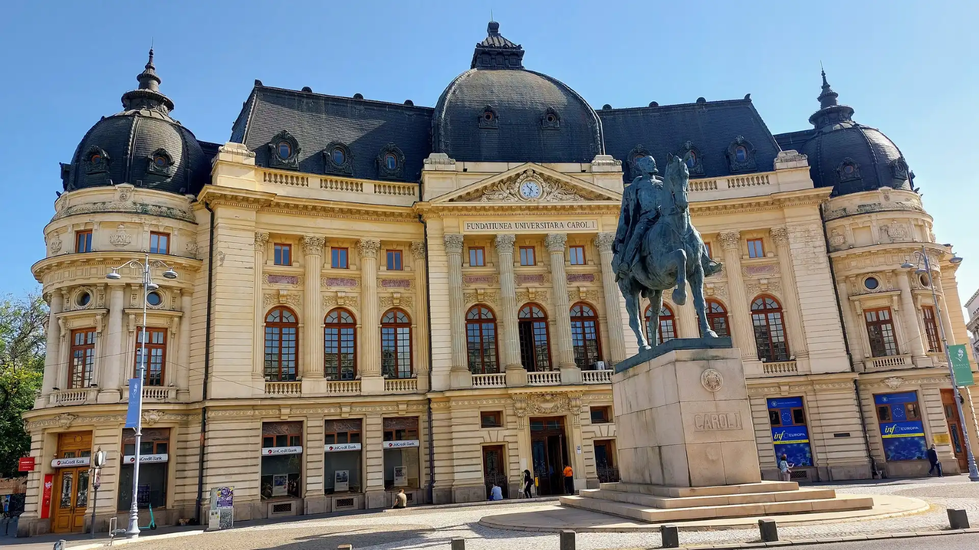 Hotels near Revolution Square (Piata Revolutiei)