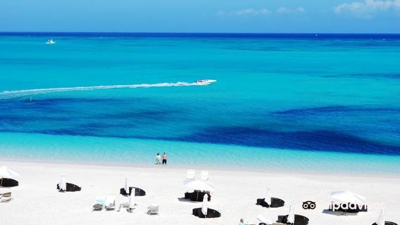 Grace Bay Beach
