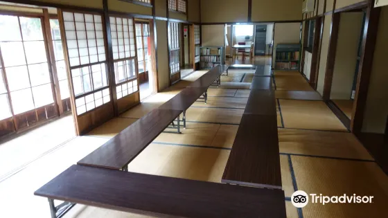 Omura City Kyoiku no Yakata