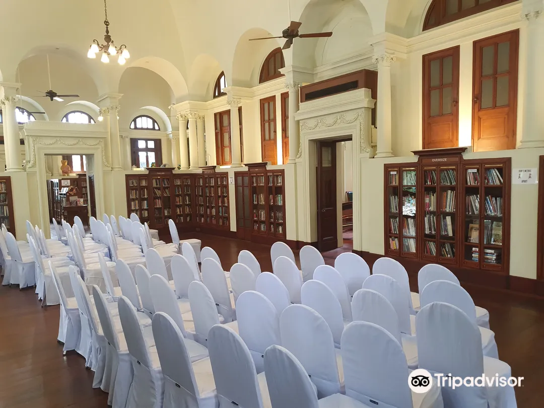 1_Neilson Hays Library