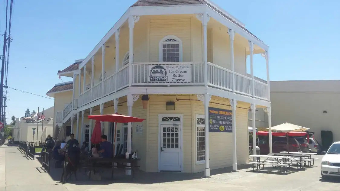 Hotels near Petaluma Creamery