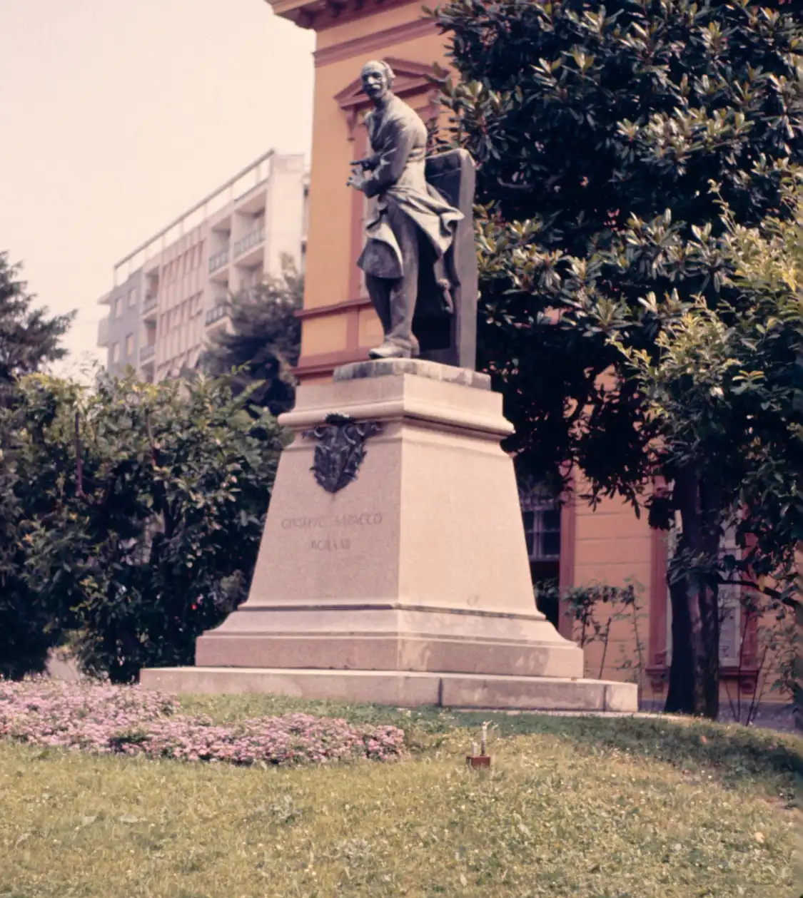 Hotel in zona Monumento a Giuseppe Saracco
