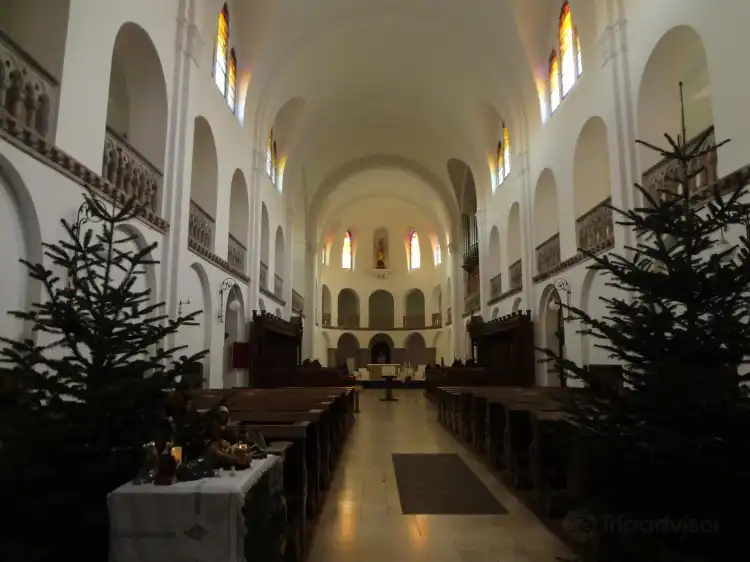 雷南格住宿飯店