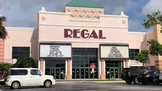 Regal Cinemas: Cypress Creek Station 16