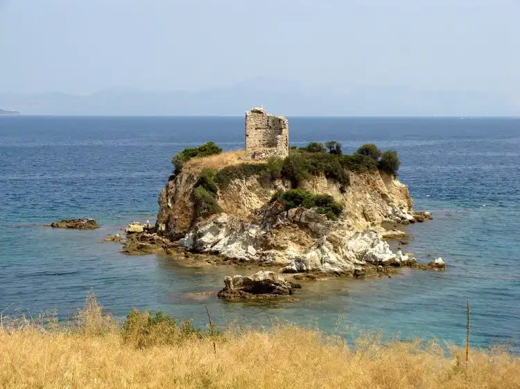 Hotels in Neos Pirgos