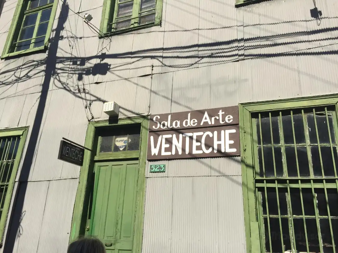 Отели рядом с достопримечательностью «Sala de Arte Wenteche»