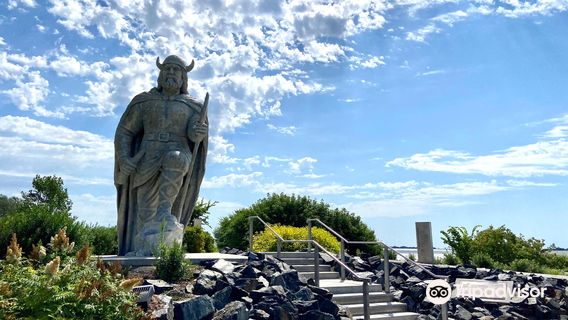 Gimli Viking Statue