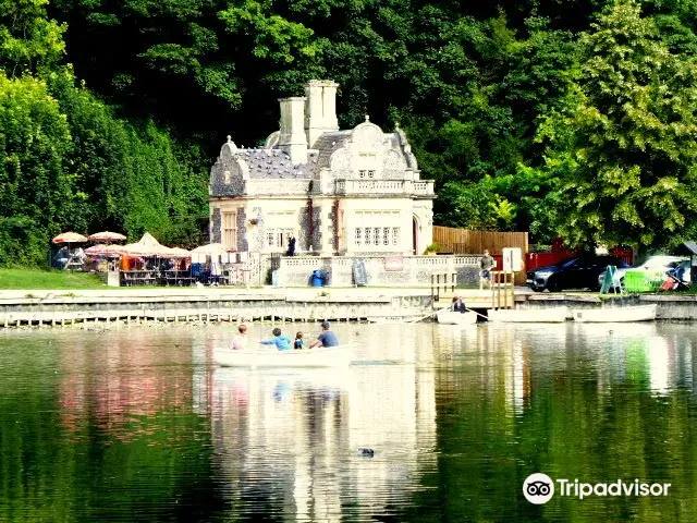 Swanbourne Lake